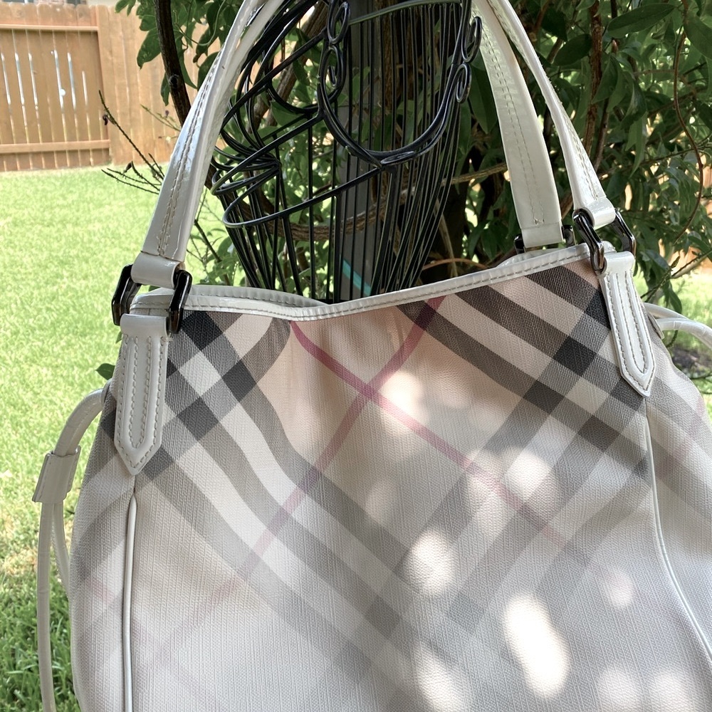 Burberry white ombré tote handbag